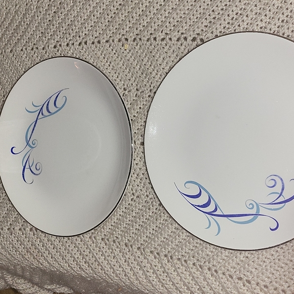 2 Royal Knight Ironstone Plates - Picture 2 of 3